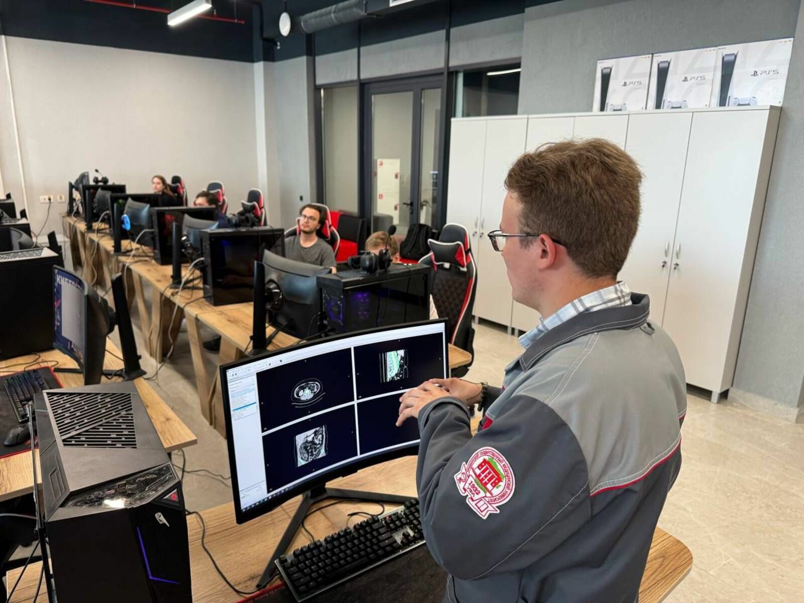 В Уфе ученые обсудили безопасное применение ИИ в образовании и медицине.