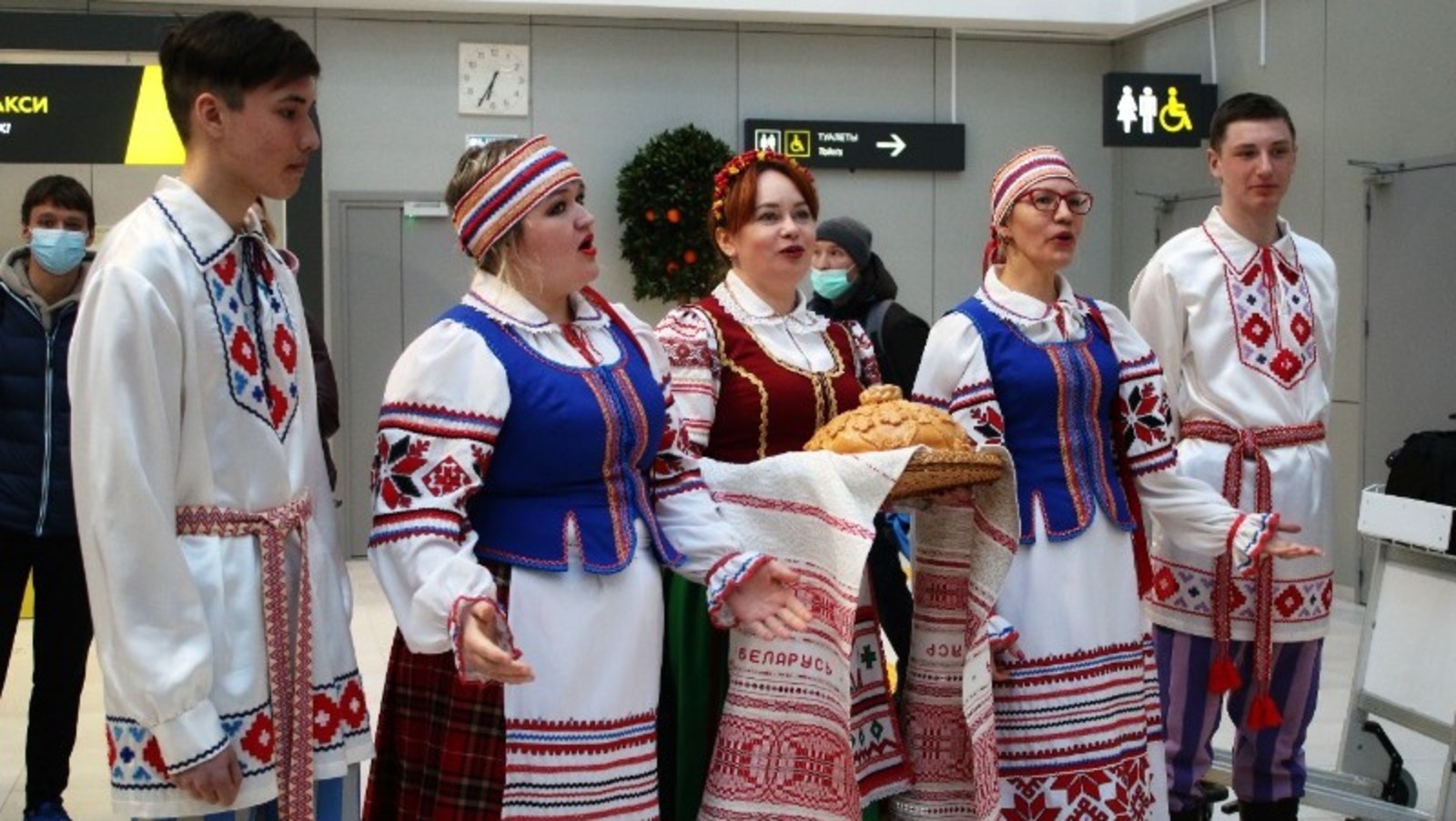 Белорусских спортсменов встретили в Башкирии с хлебом и солью