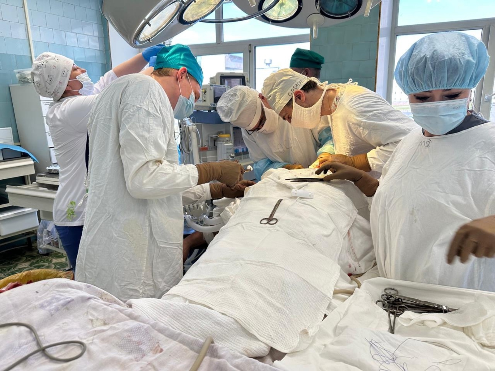 В Башкирии врачи борются за жизнь пострадавшего от нападения медведя мужчины