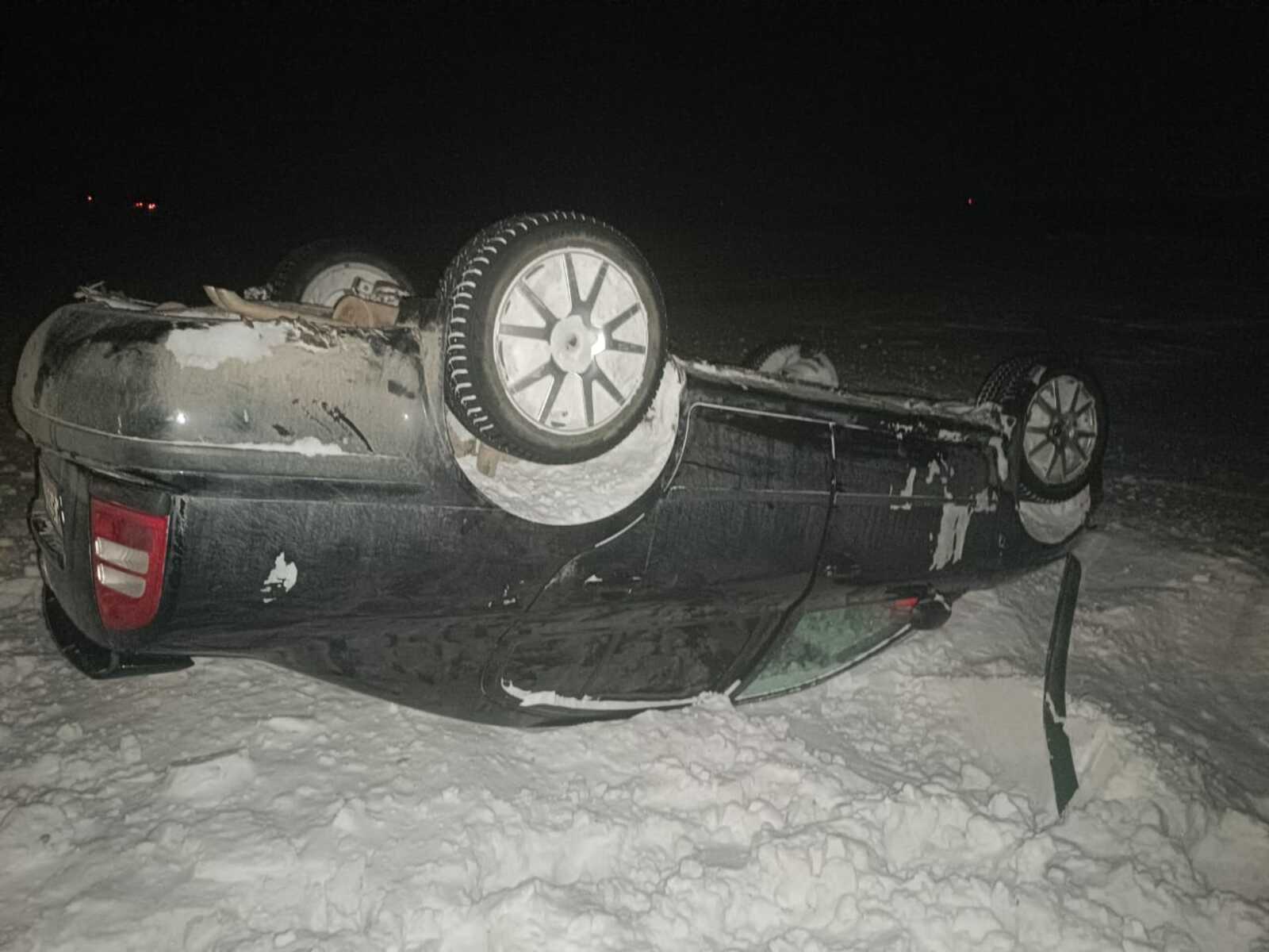 Автомобиль лежал на крыше: в Башкирии пьяный водитель вновь сел за руль и совершил ДТП