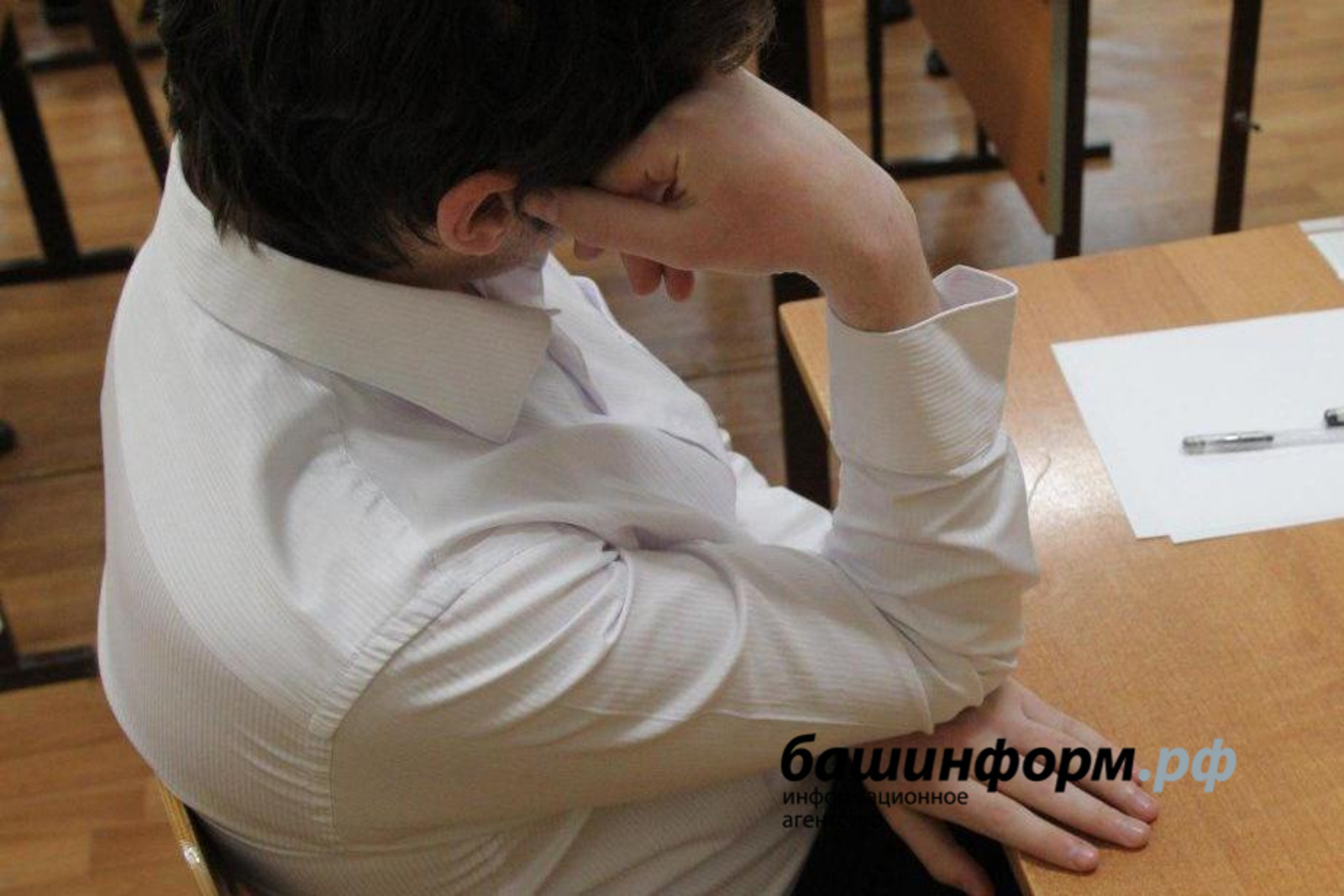 Владимир Путин дал поручение проработать вопрос о сокращении числа  проверочных работ в школах