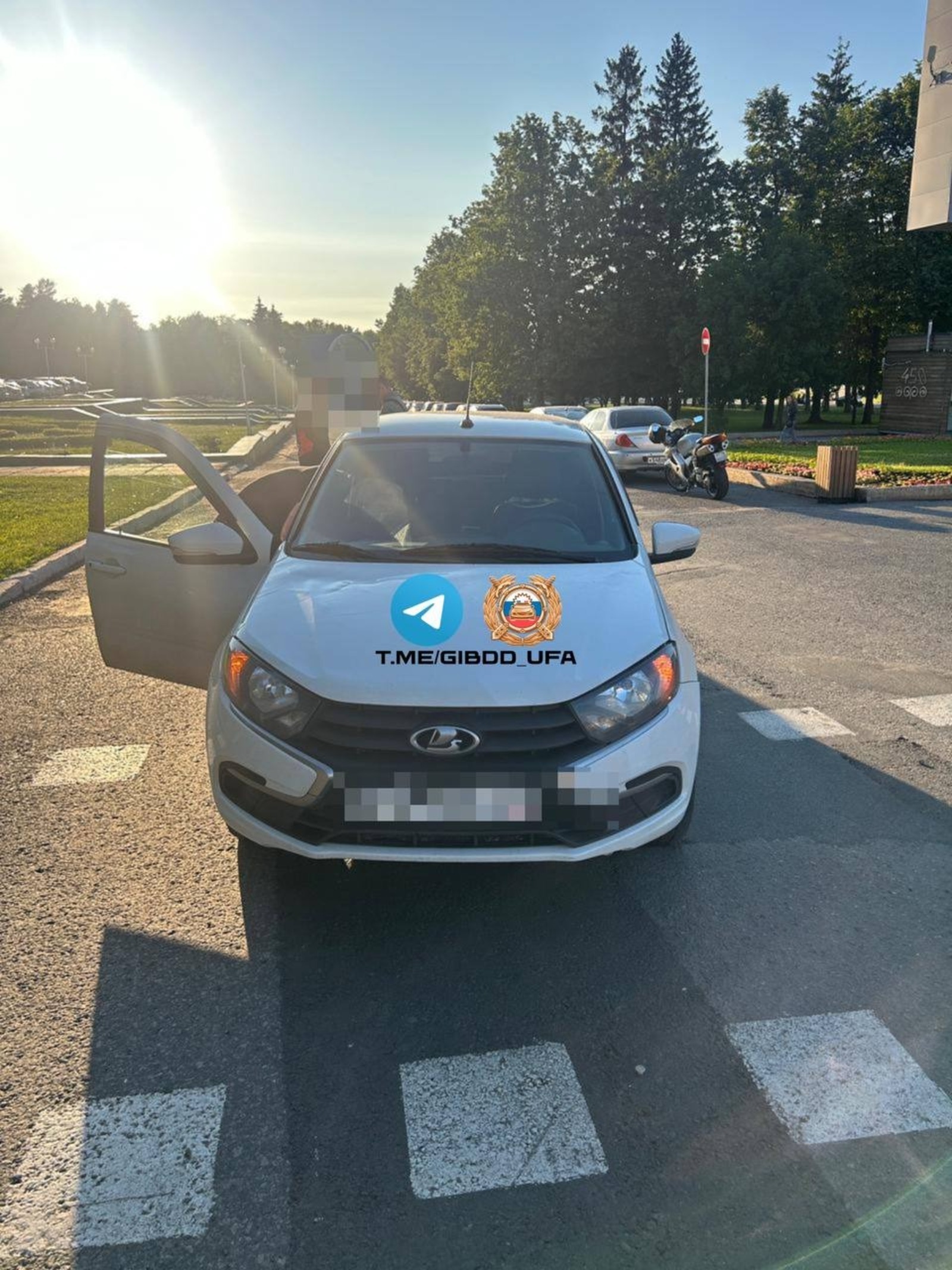 Подростки на электросамокате попали под колеса «Лады»