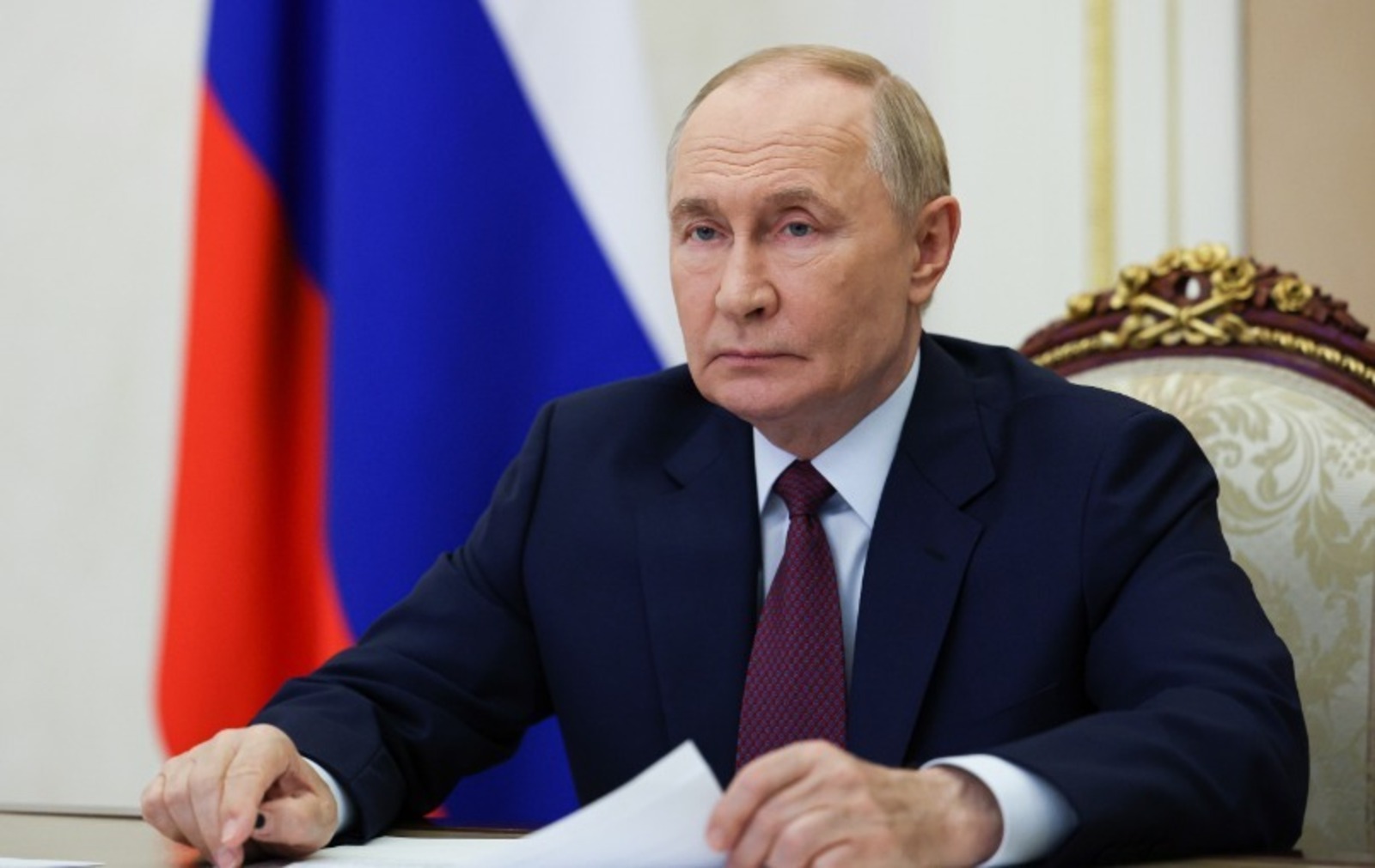 Владимир Путин поручил отменить возрастной порог в «земских» программах