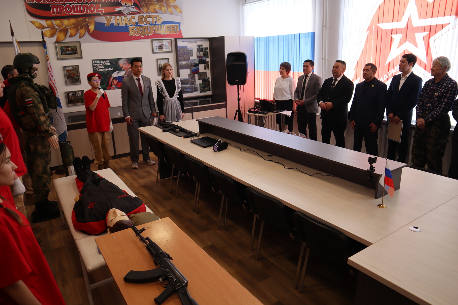 В Башкирии ветеран СВО оборудовал на 1,5 млн кабинет воинской славы