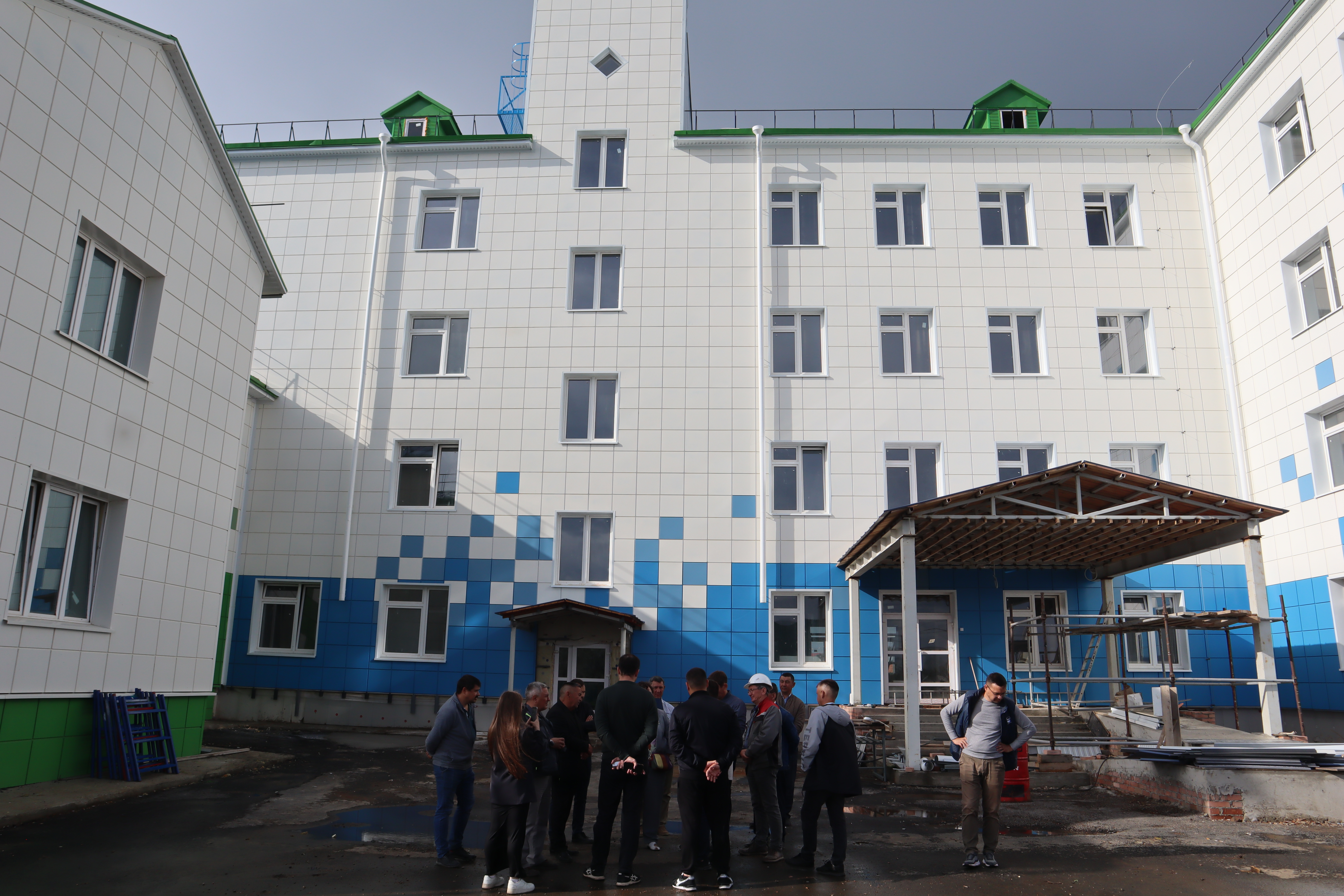 Строятся  социально значимые  объекты