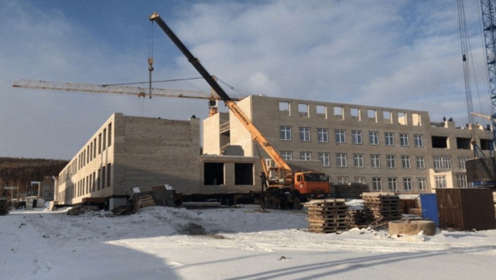 В Учалах строится большая школа благодаря «путинскому» нацпроекту