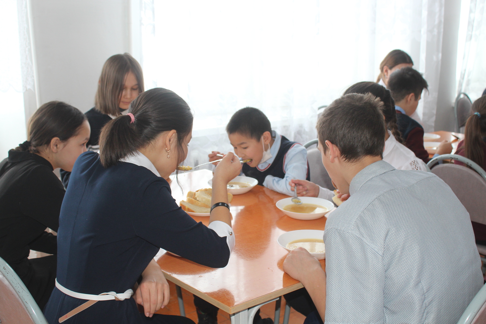 В Башкирии начинает работу горячая линия, посвященная питанию школьников