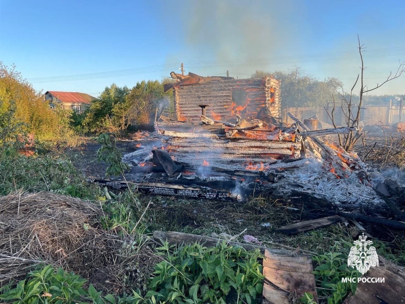 В Башкирии мужчина спас свою семью от огня