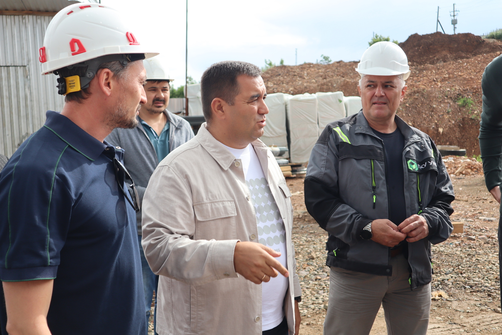 Строятся  социально значимые  объекты