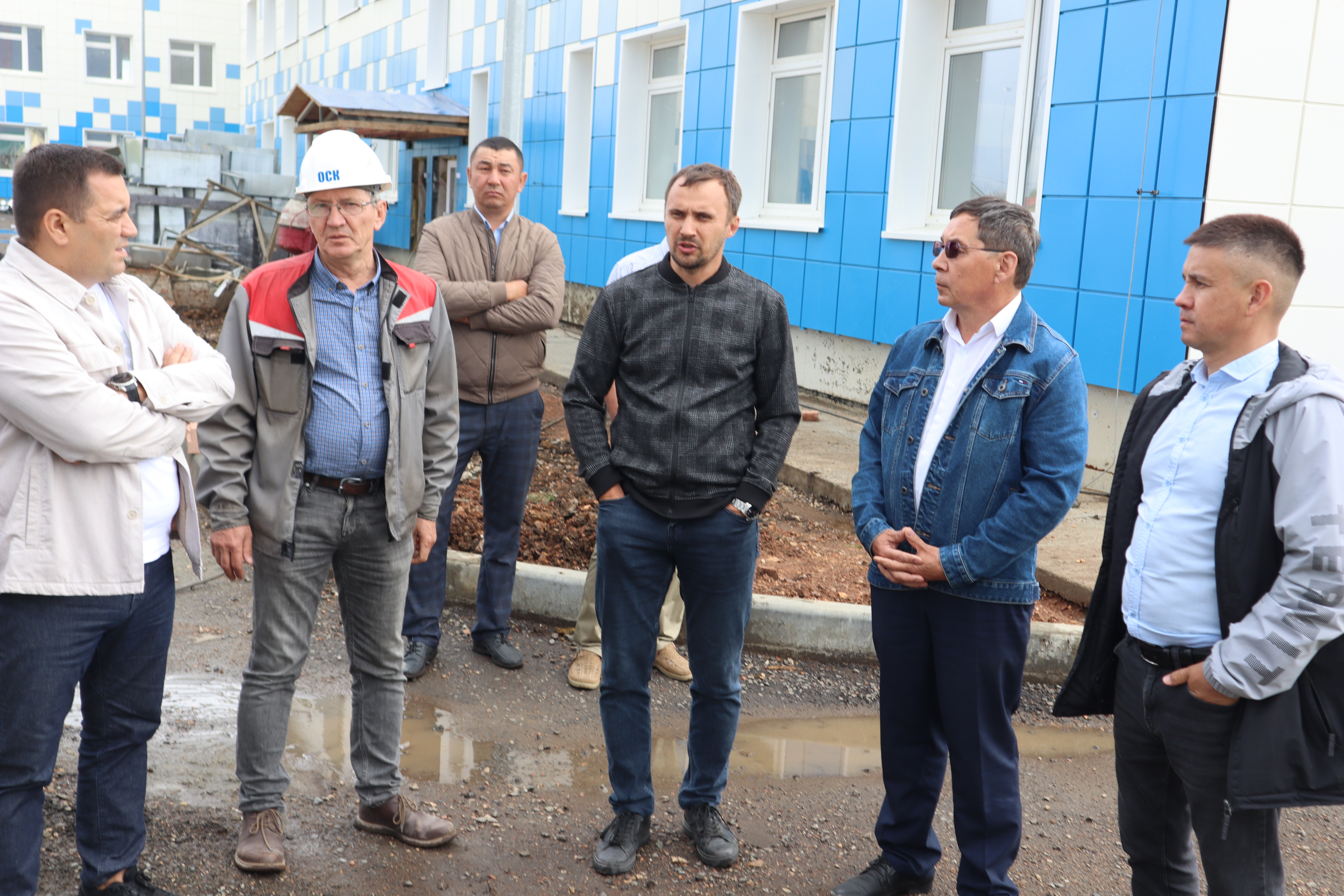 Строятся  социально значимые  объекты