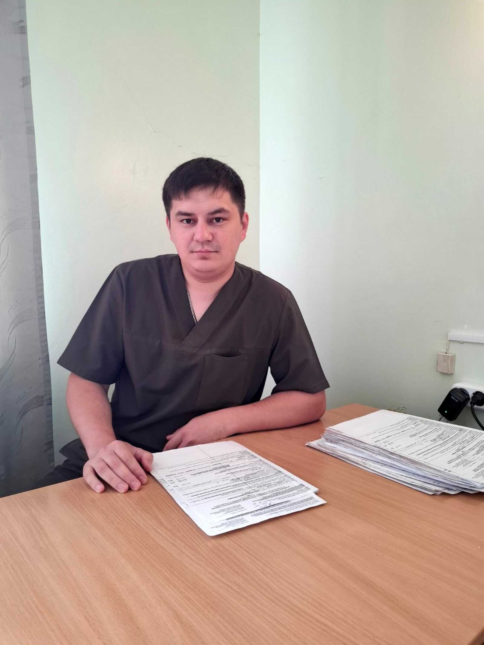 Хирург Фарит Каримов: молод и уважаем