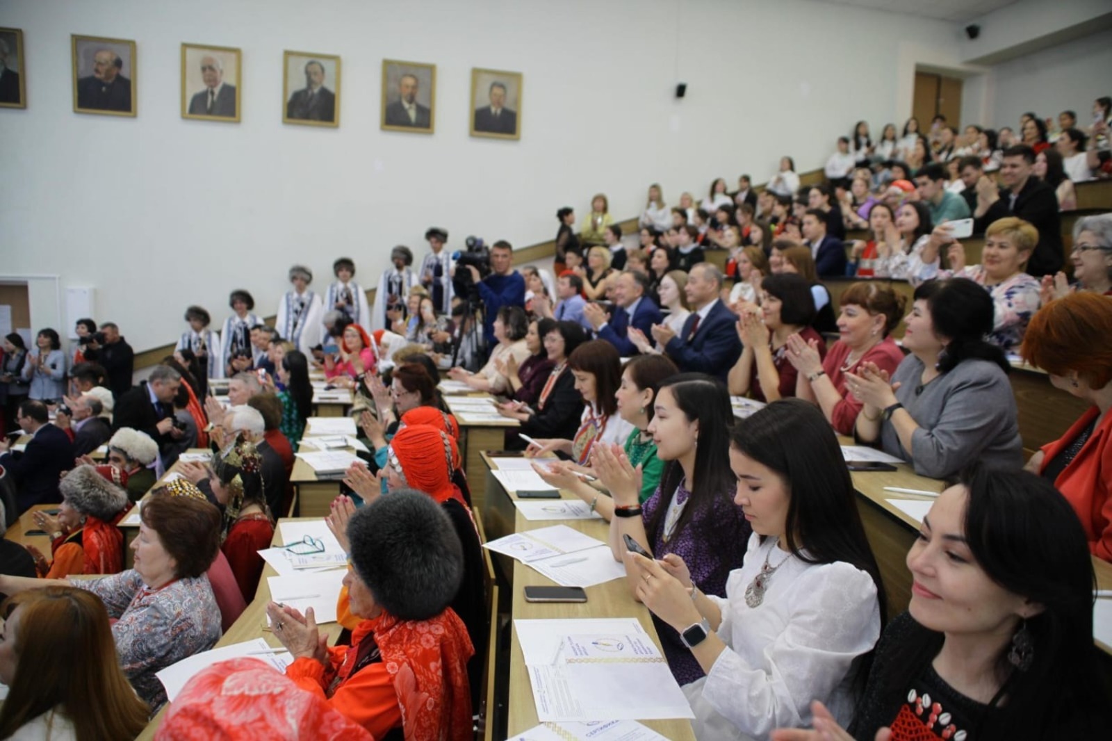 Международный диктант по башкирскому языку прошел на более 2300 площадках  мира