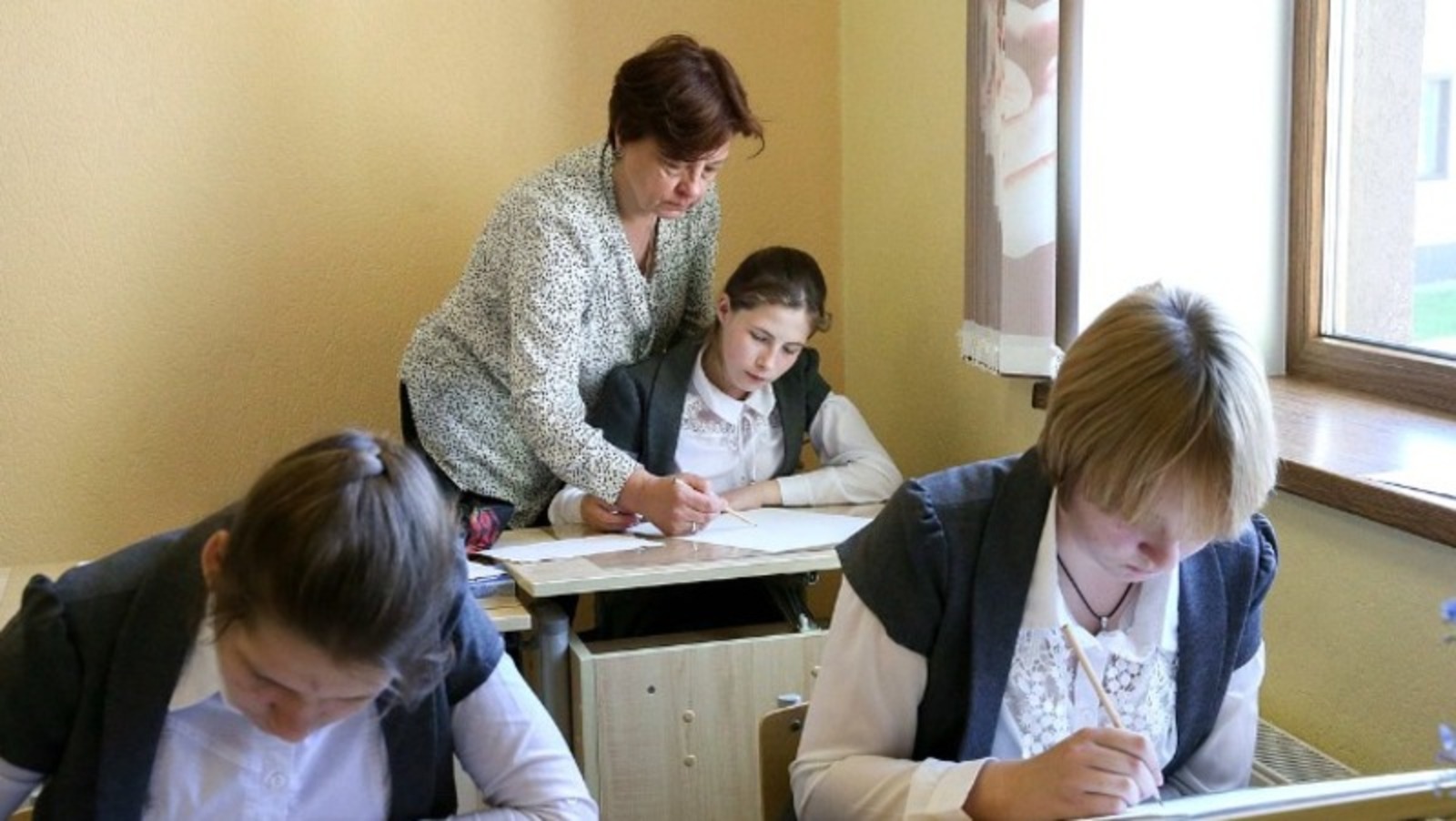 В Госдуму внесли законопроект, который должен избавить учителей от лишней бюрократической нагрузки