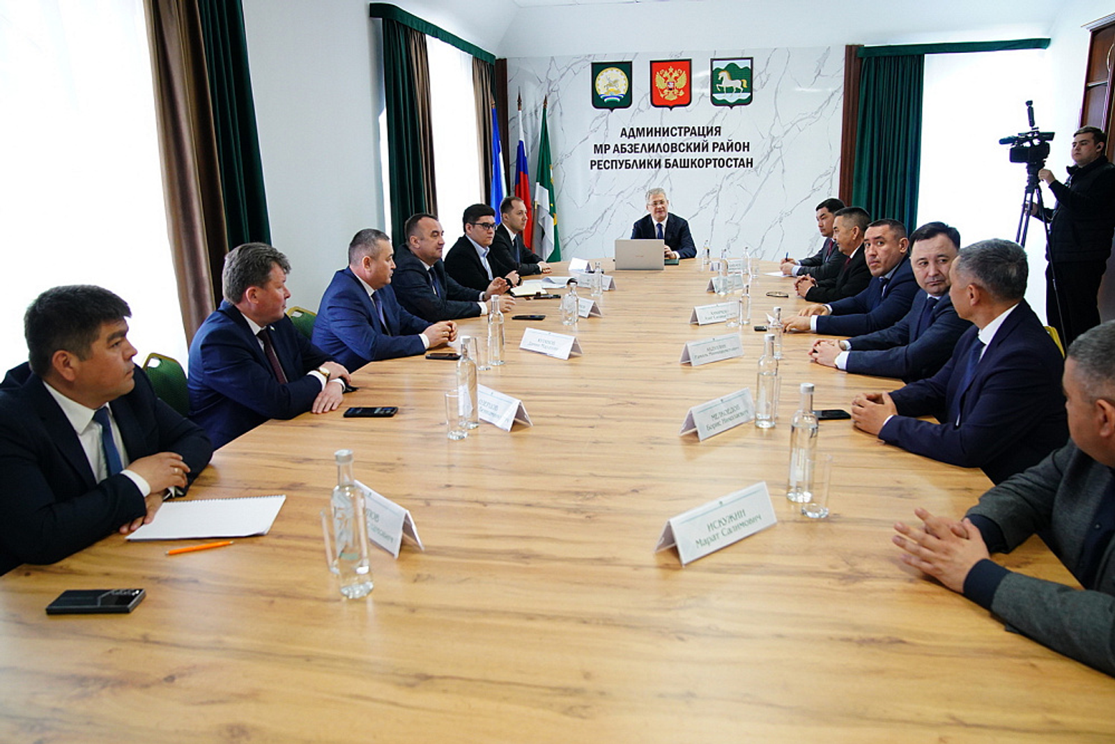 Радий Хабиров встретился с главами муниципалитетов Зауралья и предпринимателями