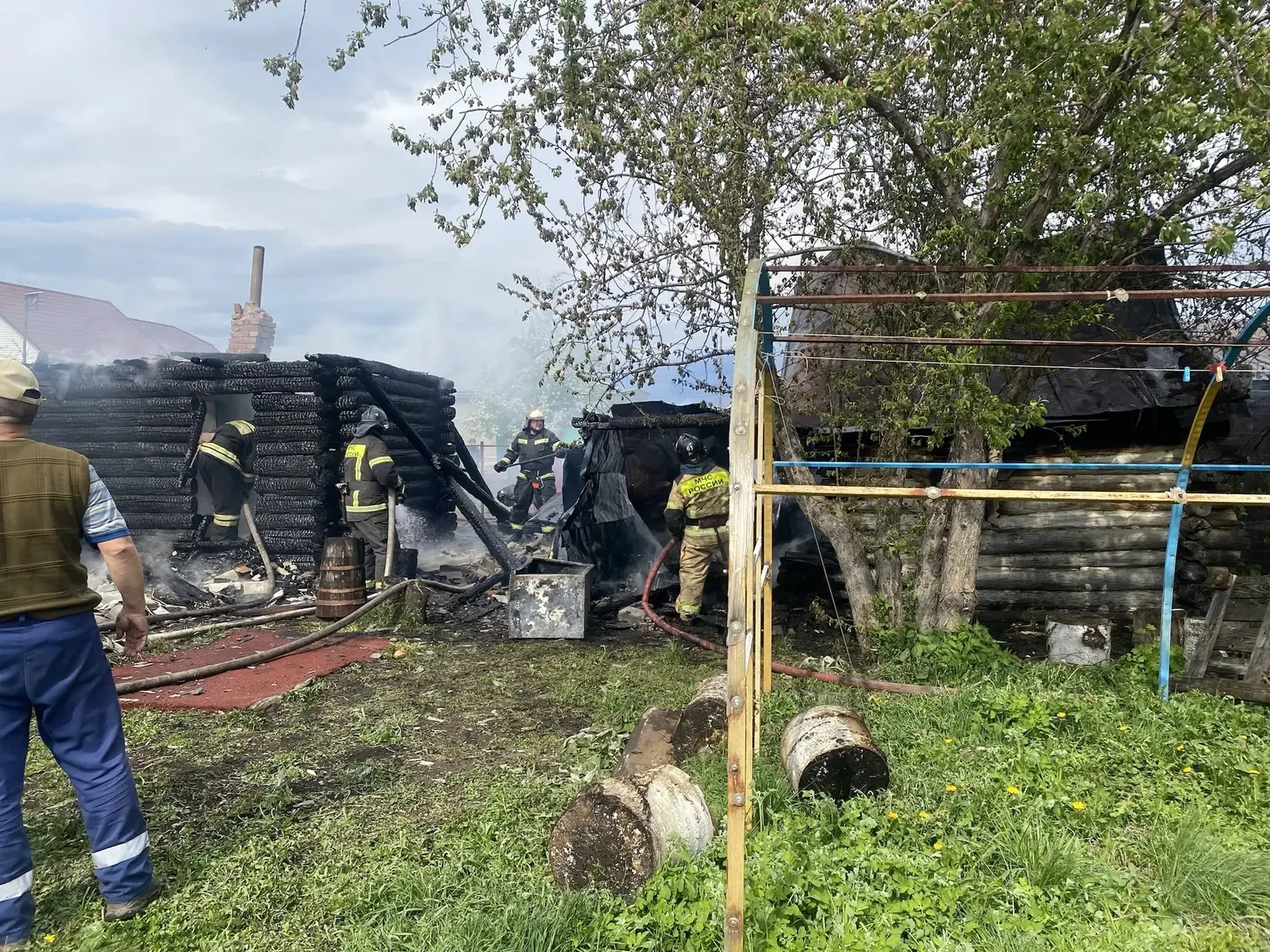 В Аскарово сгорели две бани