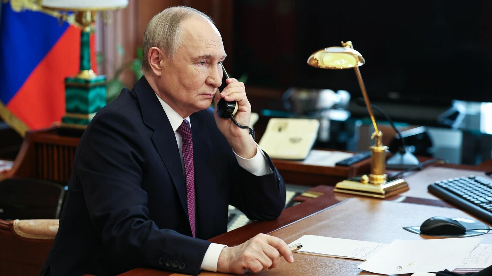 Путин обсудил с президентом Ирана ситуацию в регионе и саммит на Аляске