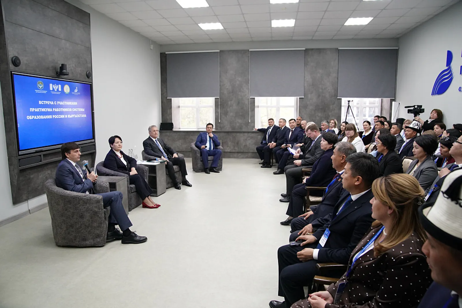 Радий Хабиров встретился с участниками практикума работников образования