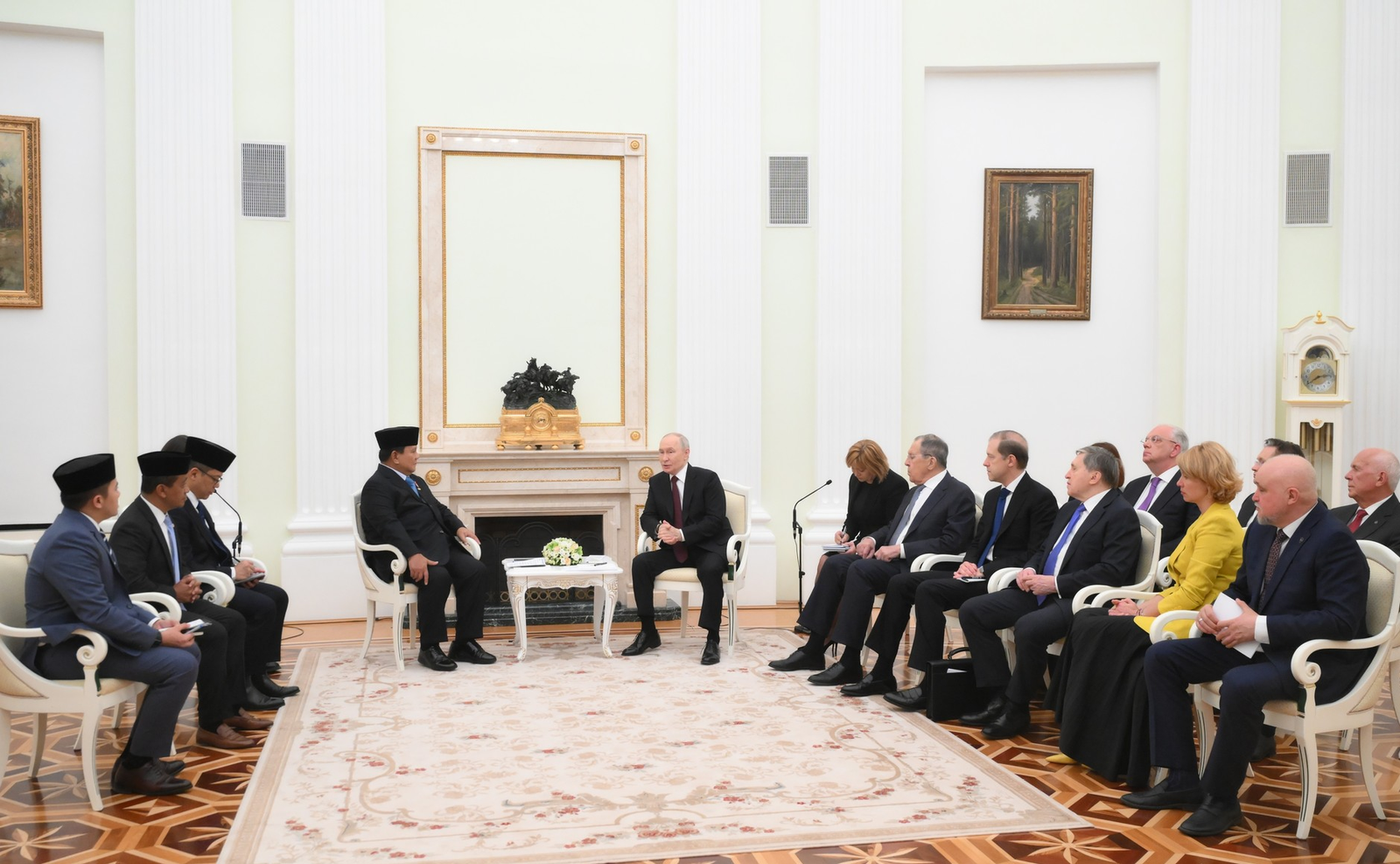 Состоялись переговоры Владимира Путина с Президентом Индонезии Прабово Субианто