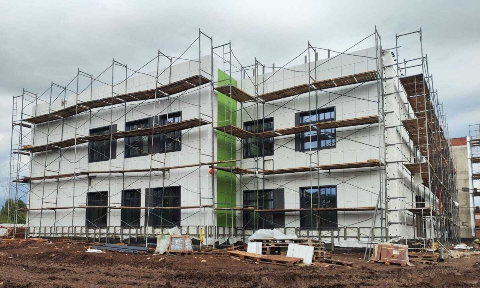 В башкирском Аскино к строящейся поликлинике подвели инженерные сети