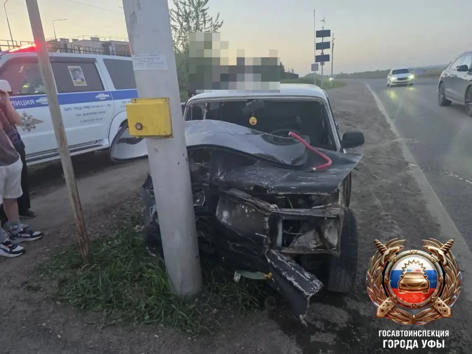 В Башкирии подросток на легковушке врезался в светофор