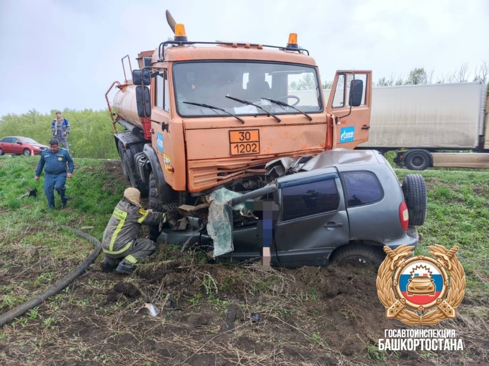 В Башкирии в ДТП с «КамАЗом» погибли два человека