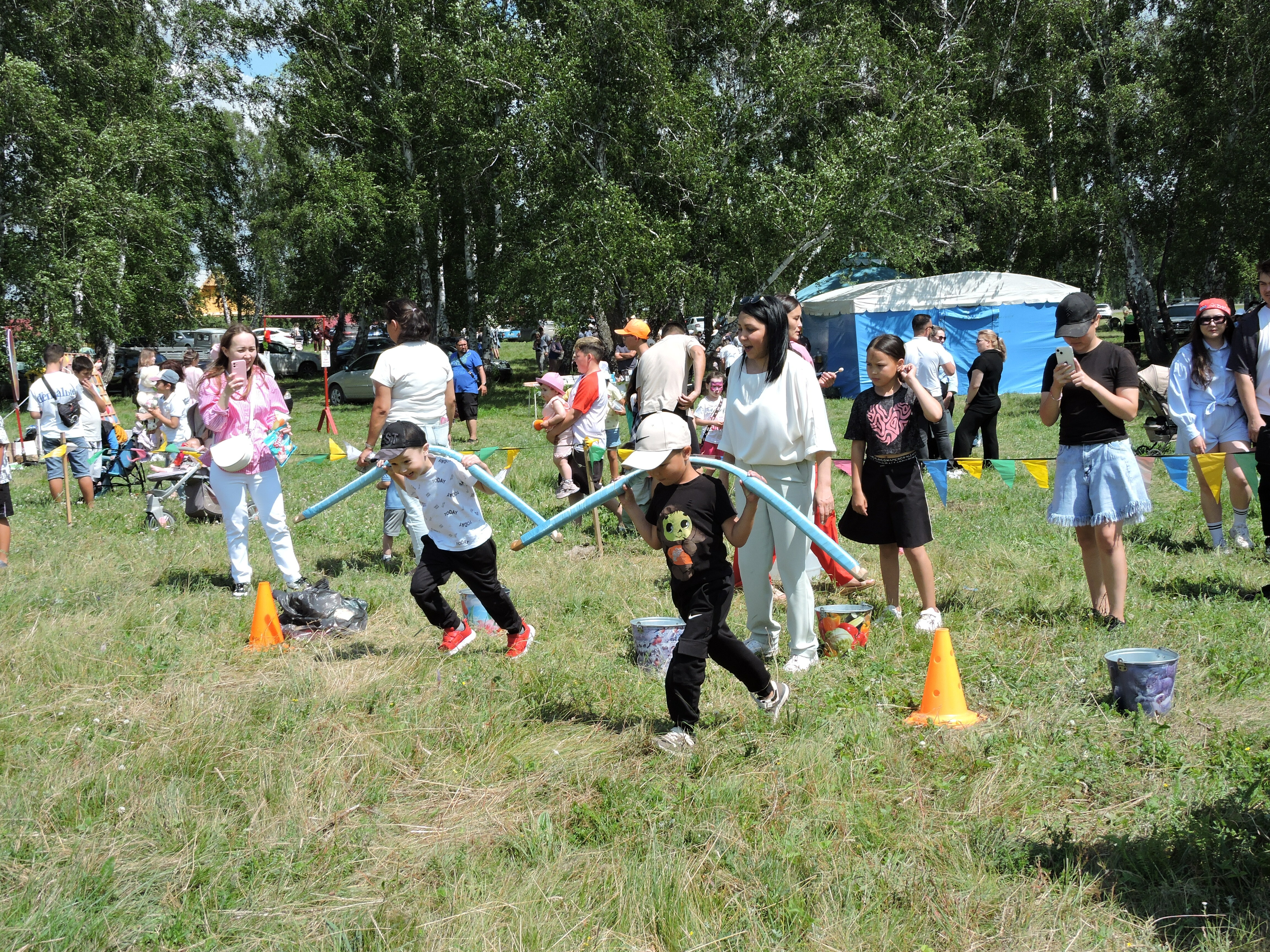 Праздник дружбы и труда