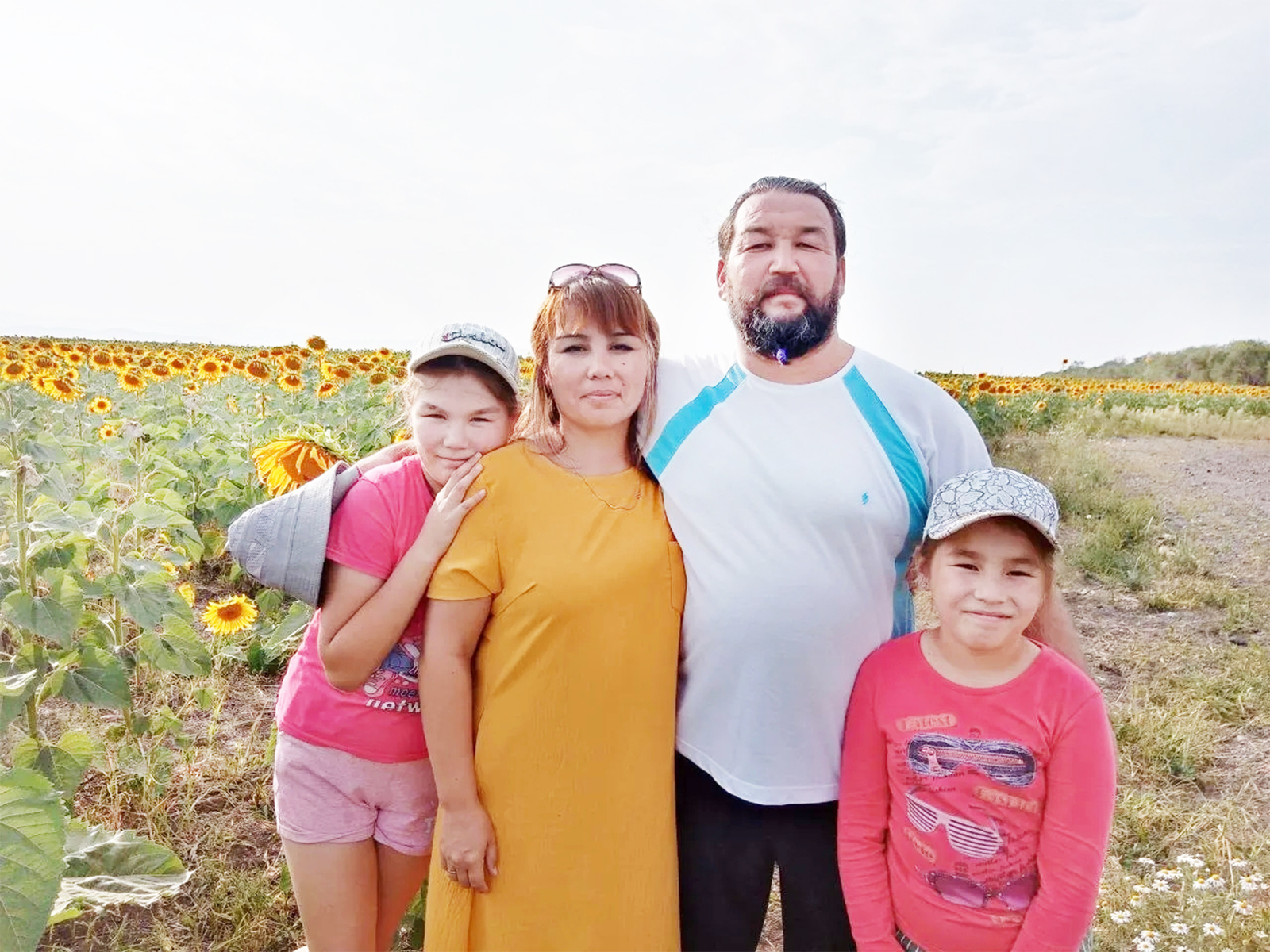 «Он живет в наших сердцах»