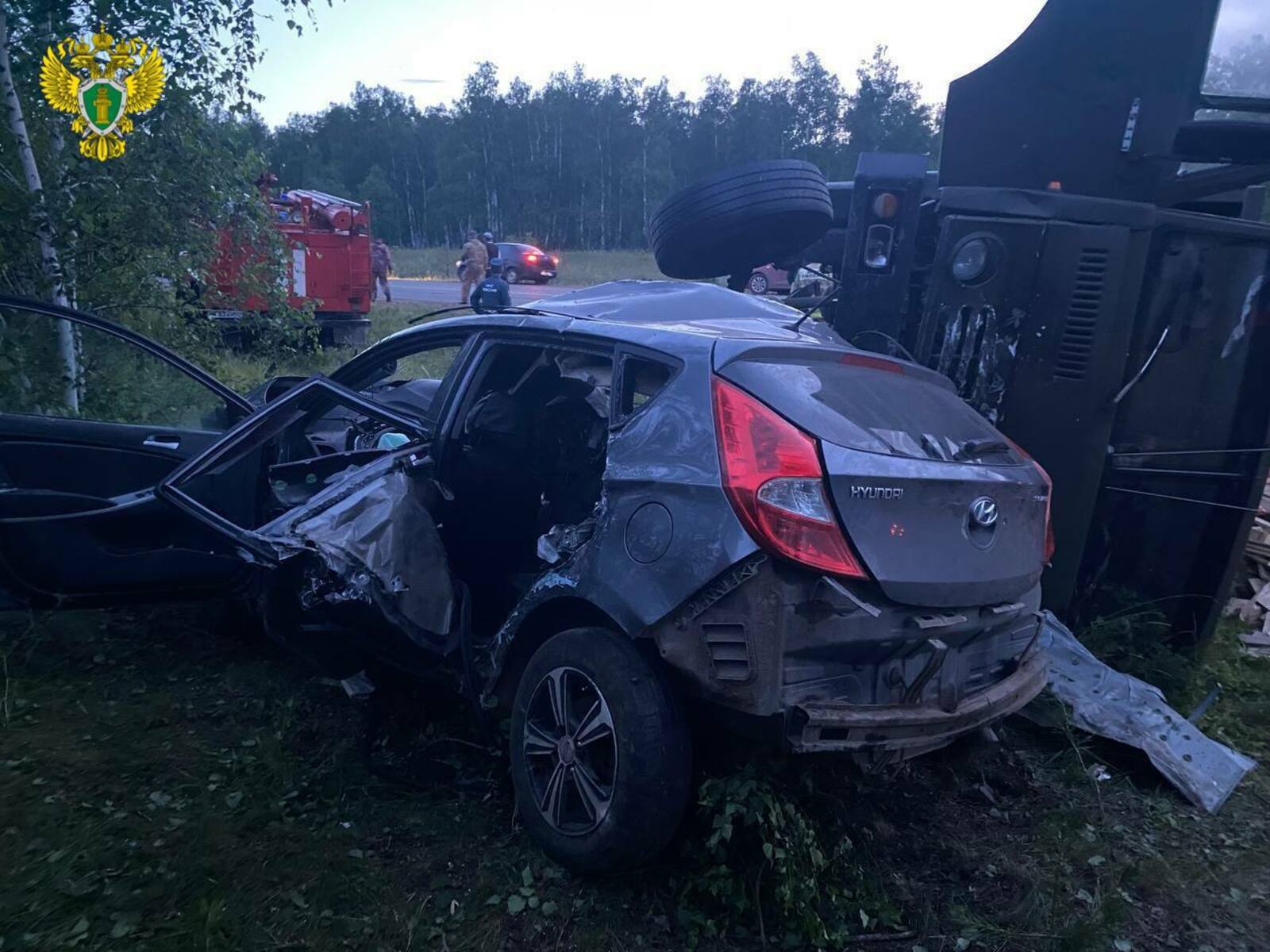 В Башкирии три человека погибли в лобовом ДТП с КамАЗом и легковушкой