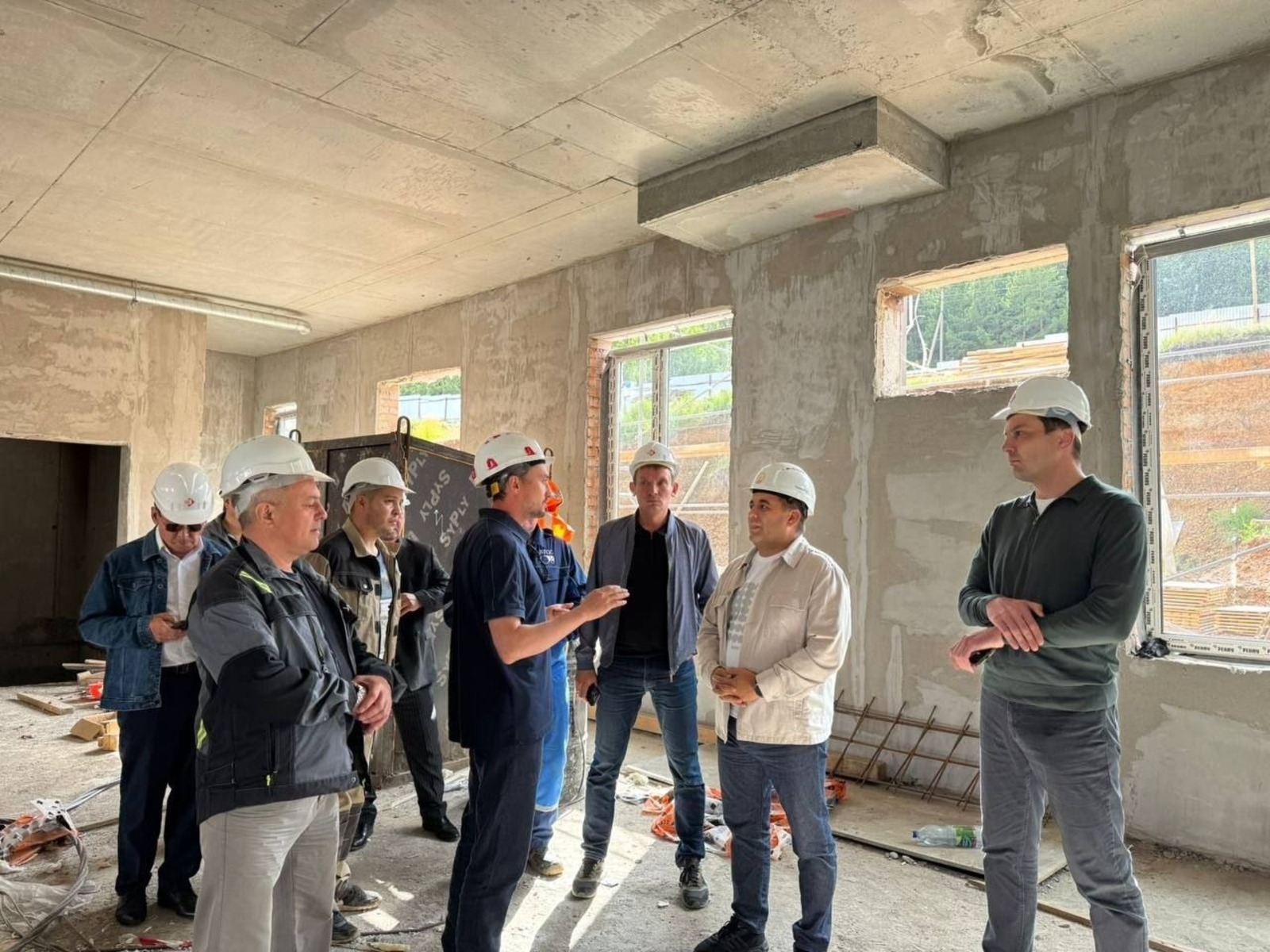 В башкирском Зауралье по нацпроекту строят школу и две детские поликлиники